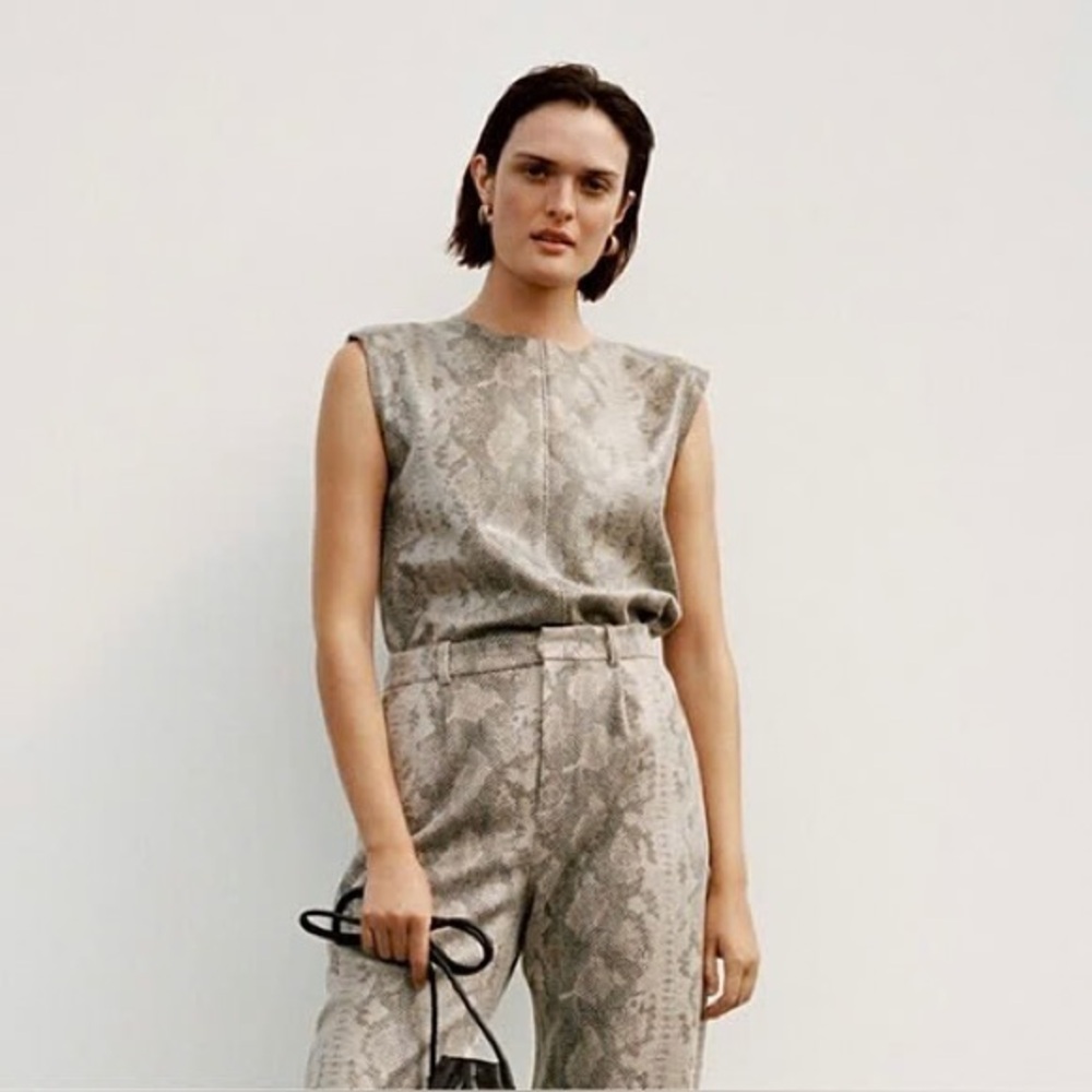 Zara shoulder pad tank snakeskin button back top